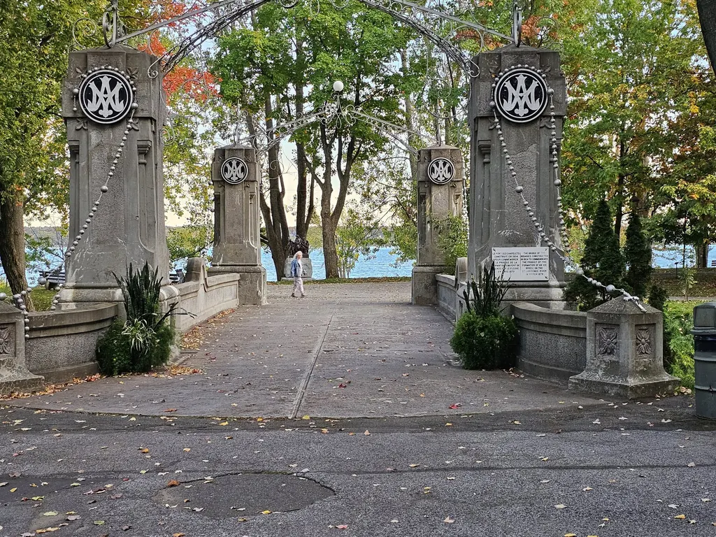 Le pont des Chapelets, au Sanctuaire